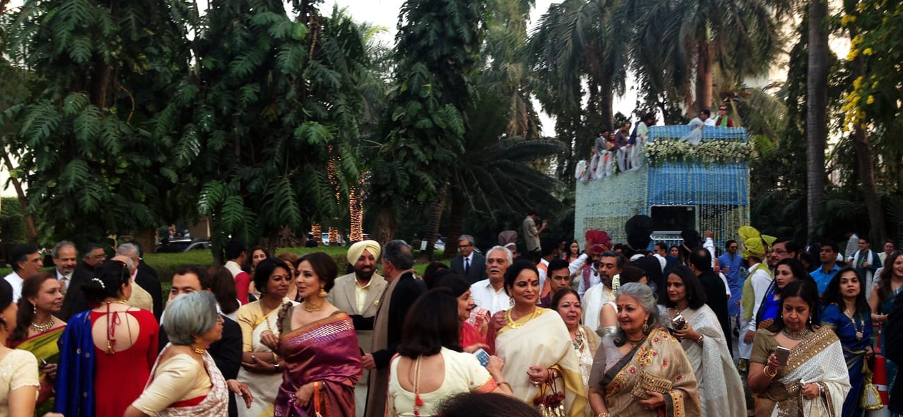 long-india-photos-wedding-procession
